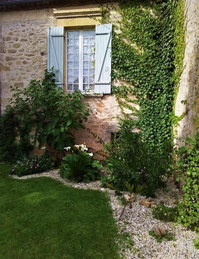 Rue Du Chateau Lalinde Exterior foto