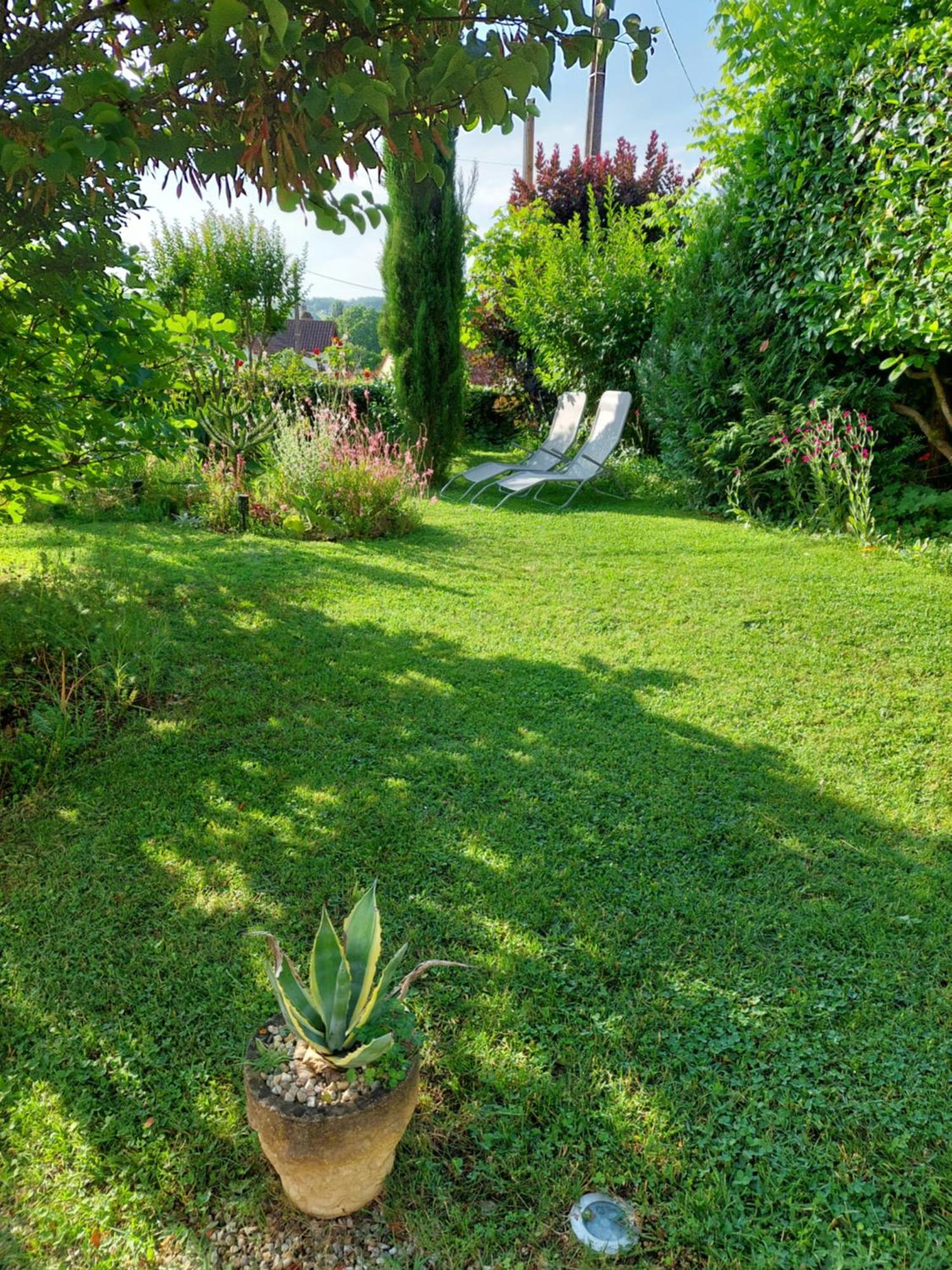 Rue Du Chateau Lalinde Exterior foto