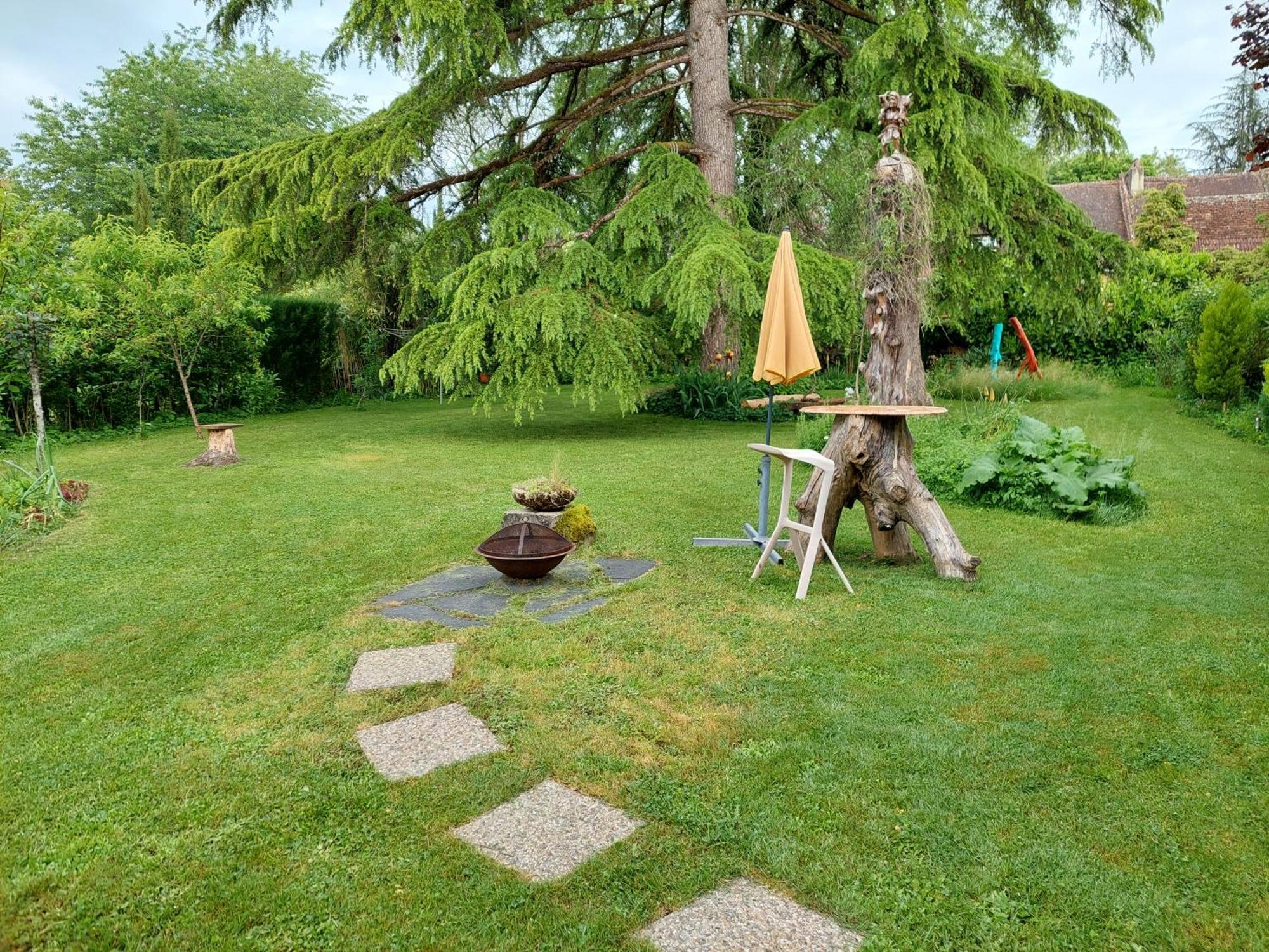 Rue Du Chateau Lalinde Exterior foto