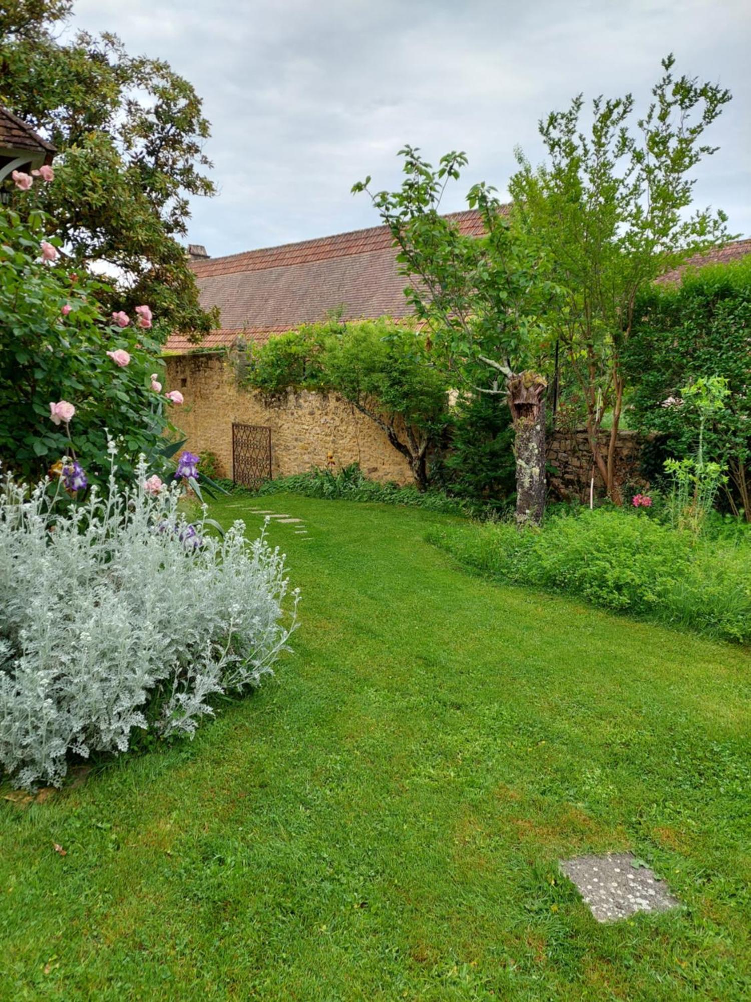 Rue Du Chateau Lalinde Exterior foto